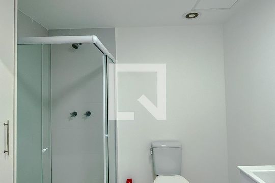 Banheiro de kitnet/studio à venda com 1 quarto, 28m² em Belenzinho, São Paulo