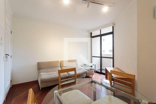 Sala de apartamento para alugar com 1 quarto, 42m² em Indianópolis, São Paulo