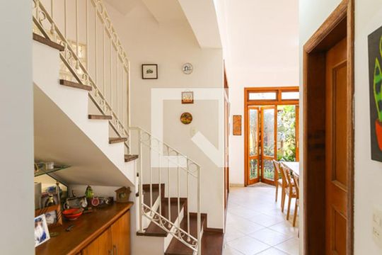 Corredor de casa à venda com 6 quartos, 302m² em Super Quadra Morumbi, São Paulo