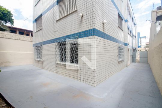 Área externa de apartamento à venda com 3 quartos, 129m² em Centro, Betim