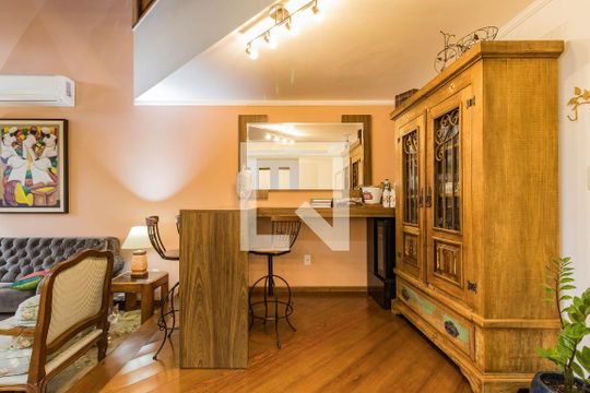 Sala de casa à venda com 3 quartos, 210m² em Jardim Sabará, Porto Alegre