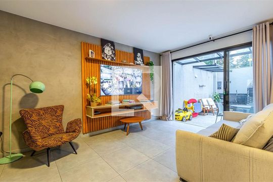 Casa à venda com 6 quartos, 177m² em Santo Amaro, São Paulo