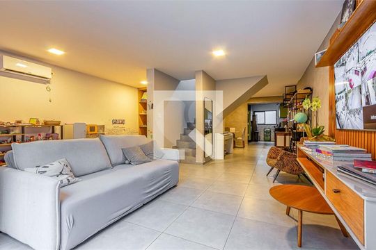 Casa à venda com 6 quartos, 177m² em Santo Amaro, São Paulo