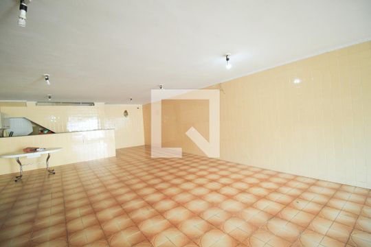 Garagem  de casa para alugar com 3 quartos, 250m² em Vila Prudente, São Paulo