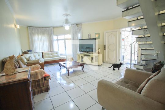 Casa para alugar com 3 quartos, 250m² em Vila Prudente, São Paulo