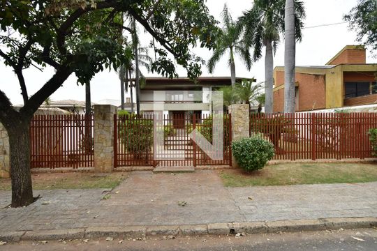 Fachada de casa à venda com 7 quartos, 986m² em Parque Taquaral, Campinas