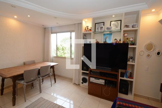 Sala de apartamento para alugar com 3 quartos, 74m² em Jardim Ubirajara (zona Sul), São Paulo