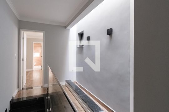 Corredor de casa à venda com 3 quartos, 156m² em Vila Carrão, São Paulo
