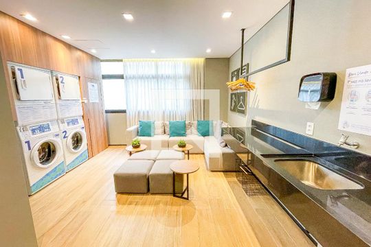 Área comum de kitnet/studio para alugar com 1 quarto, 25m² em Pinheiros, São Paulo