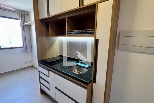 Cozinha de kitnet/studio à venda com 1 quarto, 24m² em Pinheiros, São Paulo