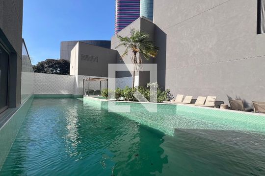 Piscina de kitnet/studio à venda com 1 quarto, 24m² em Pinheiros, São Paulo