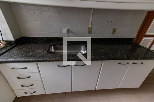 Cozinha de apartamento à venda com 3 quartos, 100m² em Santa Rosa, Niterói
