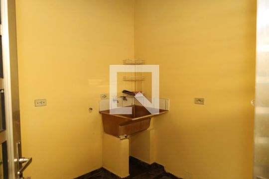 Área de Serviço de casa para alugar com 3 quartos, 130m² em Jardim Bonifacio, São Paulo