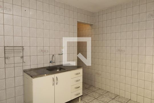 Cozinha de casa para alugar com 3 quartos, 130m² em Jardim Bonifacio, São Paulo