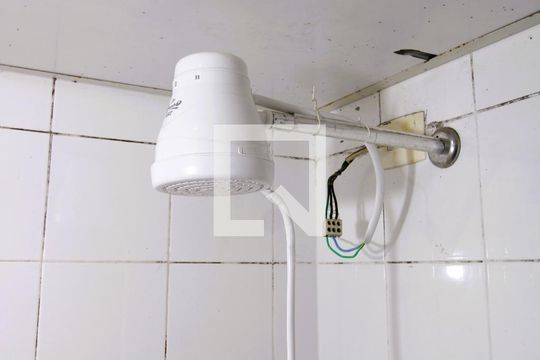 Banheiro de apartamento para alugar com 2 quartos, 60m² em Vila Constança, São Paulo