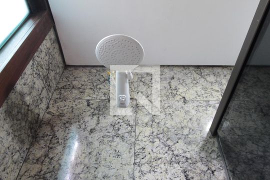 Banheiro Social de casa para alugar com 4 quartos, 450m² em Europa, Belo Horizonte