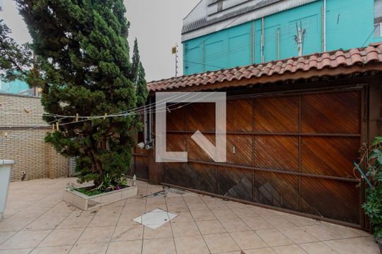 Quintal de casa à venda com 3 quartos, 285m² em Vila Ré, São Paulo