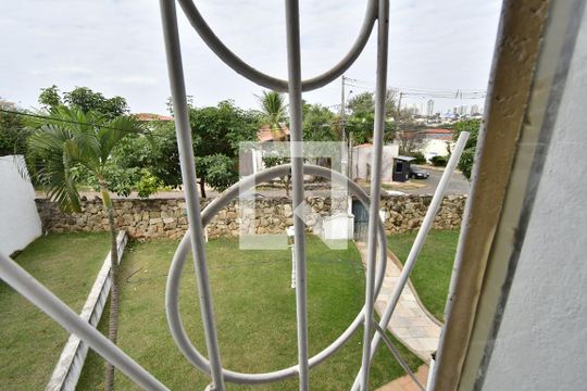 Sala 2 - Vista de casa à venda com 8 quartos, 1000m² em Chácara Primavera, Campinas