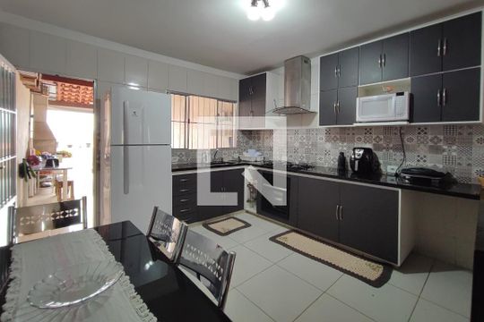 Cozinha de casa à venda com 3 quartos, 196m² em Parque Camboriú, Campinas