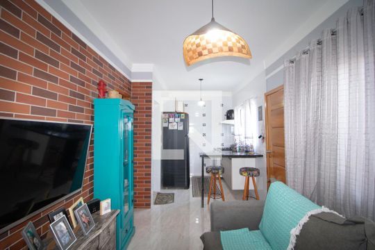 Casa à venda com 2 quartos, 80m² em Vila Nivi, São Paulo