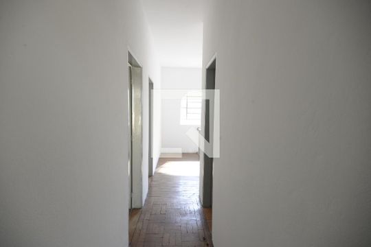 Corredor de casa para alugar com 3 quartos, 100m² em Cambuci, São Paulo