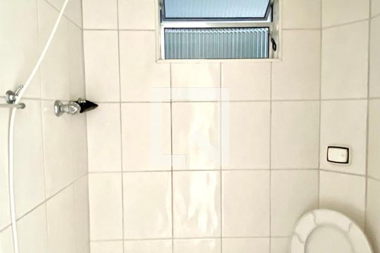 Banheiro 2 de casa para alugar com 4 quartos, 140m² em Vila Cláudia, São Paulo