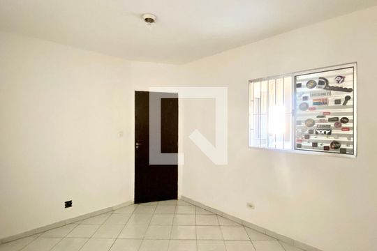 Quarto 3 de casa para alugar com 4 quartos, 140m² em Vila Cláudia, São Paulo