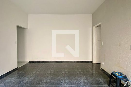 Sala de casa para alugar com 4 quartos, 140m² em Vila Cláudia, São Paulo