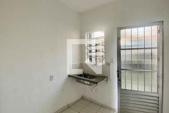 Cozinha 2 de casa para alugar com 4 quartos, 140m² em Vila Cláudia, São Paulo