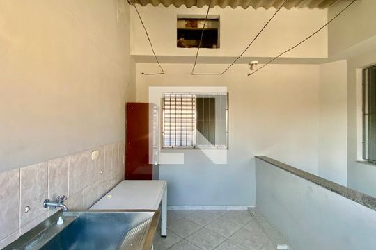 Lavanderia de casa para alugar com 4 quartos, 140m² em Vila Cláudia, São Paulo
