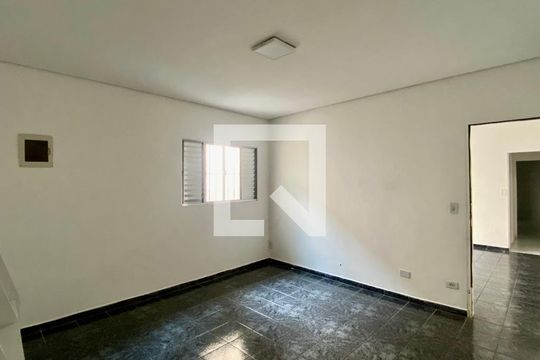 Quarto 1 de casa para alugar com 4 quartos, 140m² em Vila Cláudia, São Paulo