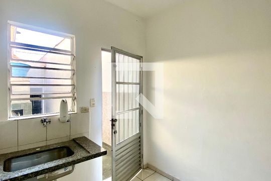Cozinha 2 de casa para alugar com 4 quartos, 140m² em Vila Cláudia, São Paulo