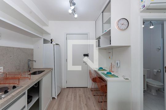 Cozinha de kitnet/studio para alugar com 1 quarto, 33m² em Barra Funda, São Paulo