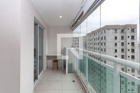 Varanda de kitnet/studio para alugar com 1 quarto, 33m² em Barra Funda, São Paulo