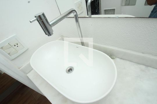 Banheiro de apartamento à venda com 2 quartos, 50m² em Vila Andrade, São Paulo