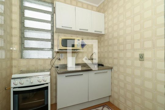 Cozinha de apartamento à venda com 1 quarto, 45m² em São Geraldo, Porto Alegre