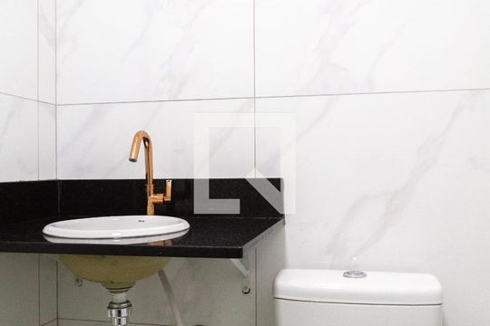Banheiro  de apartamento para alugar com 2 quartos, 55m² em Macedo, Guarulhos