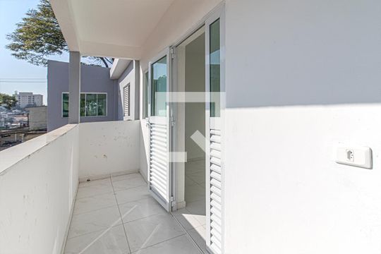 sacada e área de serviço compartilhadas de casa para alugar com 1 quarto, 40m² em Parque Bristol, São Paulo