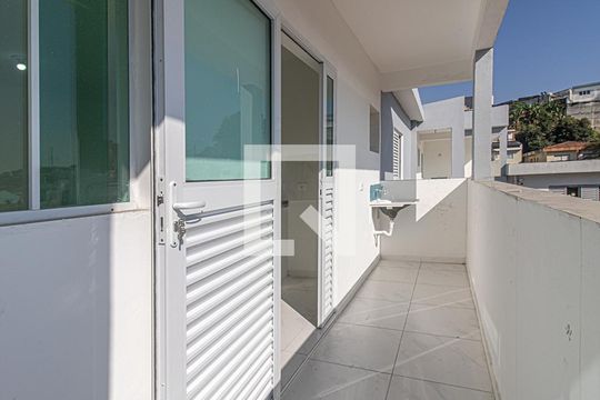 sacada e área de serviço compartilhadas de casa para alugar com 1 quarto, 40m² em Parque Bristol, São Paulo