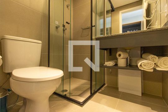 Banheiro de apartamento para alugar com 1 quarto, 23m² em Vila Mariana, São Paulo