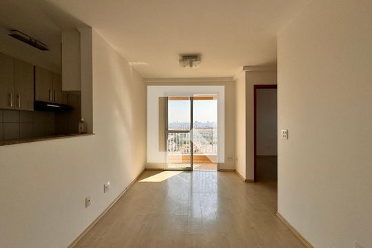 Sala de apartamento para alugar com 2 quartos, 50m² em Utinga, Santo André