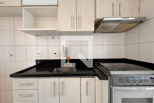 Cozinha de apartamento para alugar com 2 quartos, 50m² em Utinga, Santo André