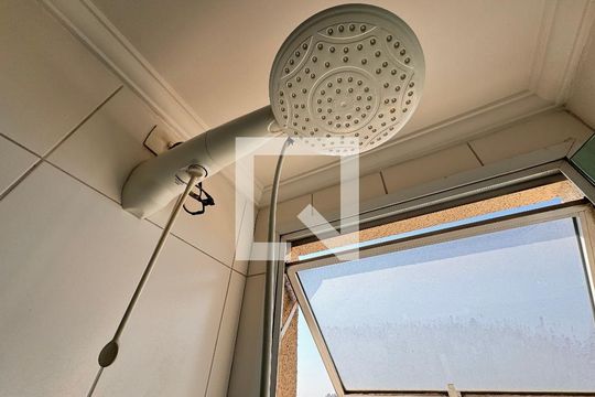 Banheiro de apartamento para alugar com 2 quartos, 50m² em Utinga, Santo André
