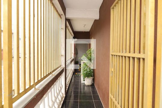 Área comum de casa à venda com 4 quartos, 440m² em Vila Carmosina, São Paulo