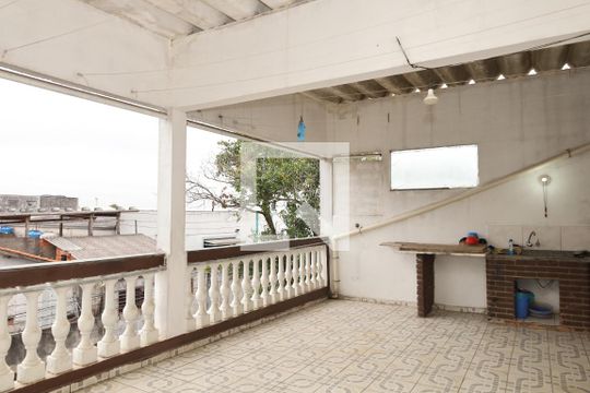 Área comum de casa à venda com 4 quartos, 440m² em Vila Carmosina, São Paulo