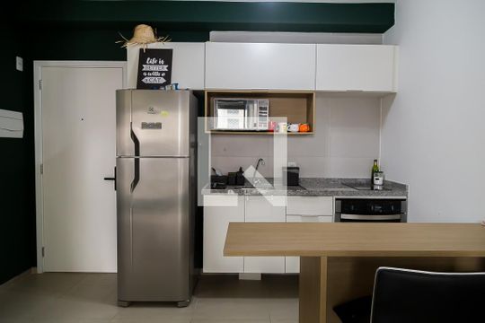 Cozinha de apartamento para alugar com 1 quarto, 29m² em Jardim Prudência, São Paulo