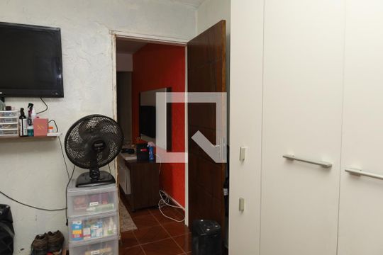 Quarto 1 de casa à venda com 2 quartos, 170m² em Vila Carmosina, São Paulo