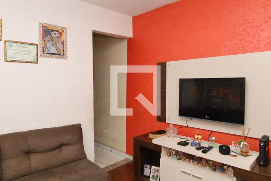 Sala de casa à venda com 2 quartos, 170m² em Vila Carmosina, São Paulo