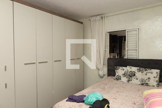 Quarto 1 de casa à venda com 2 quartos, 170m² em Vila Carmosina, São Paulo