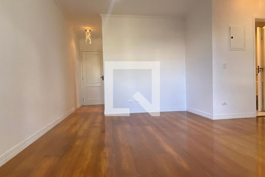 Sala de apartamento para alugar com 2 quartos, 65m² em Jaguaribe, Osasco